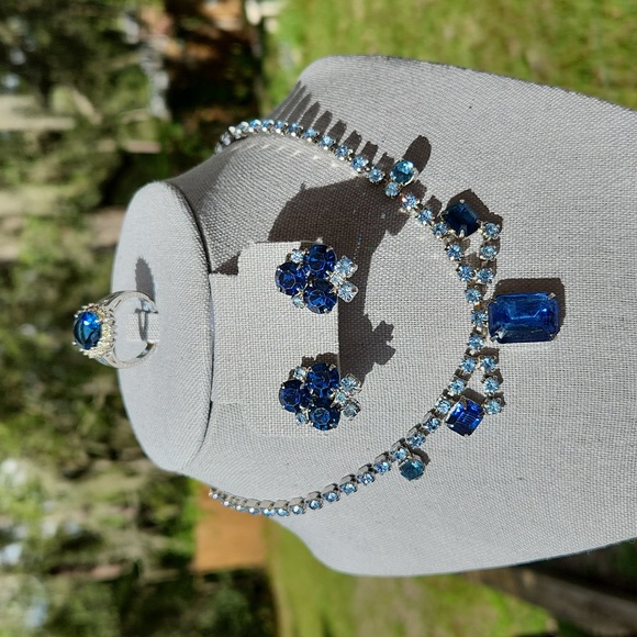 Jewelry - Vintage Sapphire Necklace / Chocker, Eàrrings & Ring Set